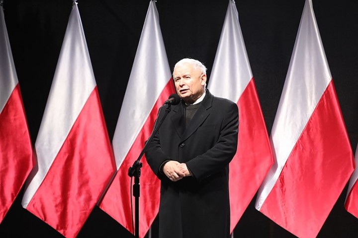 法律正義黨大佬卡欽斯基（Jaroslaw Kaczynski）試圖召集反動勢力來對付群眾運動，但當下的力量平衡對他們不利。//圖片來源：Kancelaria Sejmu