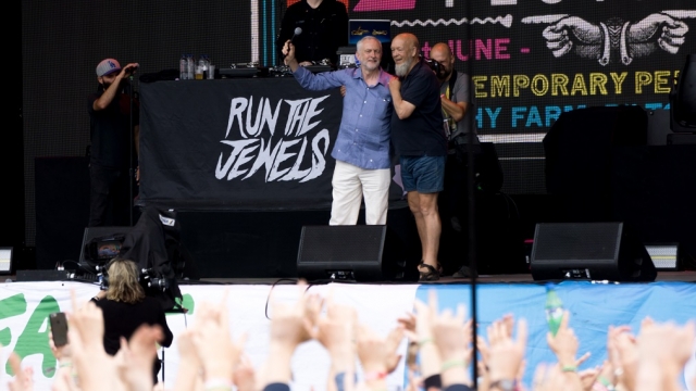 Jeremy Corbyn Michael Eavis Glastonbury Wikimedia