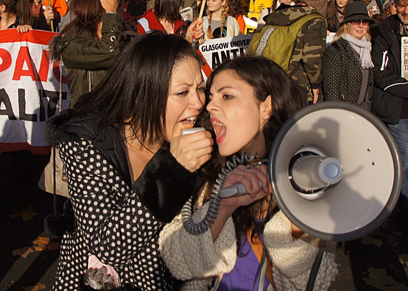 Geoff Dexter students on megaphone