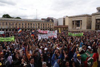 Half a million Colombian workers took part in the one day general strike called by the CUT trade union confederation. Photo from Indymedia Colombia.