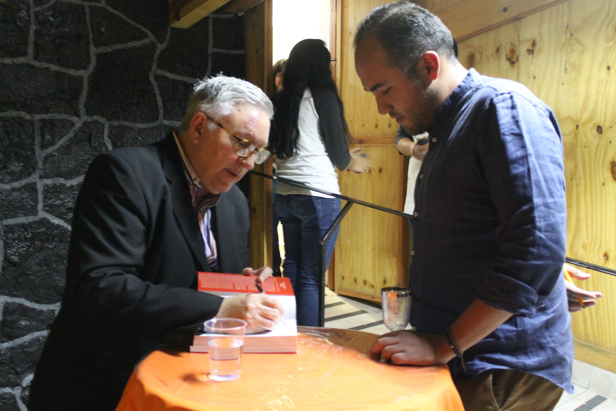 Alan Woods signing copies of Stalin Image own work