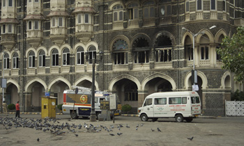 Taj Mahal hotel (Photo by USELESSNANO on flickr)