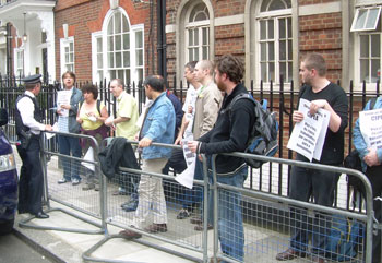 Protest outside Brazilian Embassy in London in support of Cipla and Interfibras workers