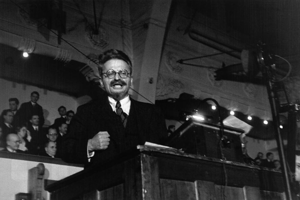 trotsky speaking Image public domain