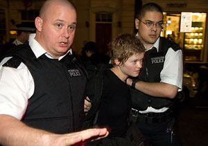 Police brutality at the picket of the Mexican Embassy in London