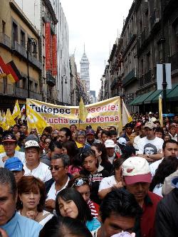 The Mexican masses have shown time and again that they have not forgotten the heroic revolutionary traditions of the past. Photo by Pop Martian on Flickr.