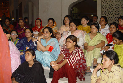 04women_delegates_of_the_congress_02.jpg