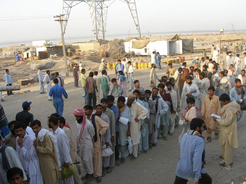 Threats to workers in struggle reinvigorates movement at Taunsa Barrage