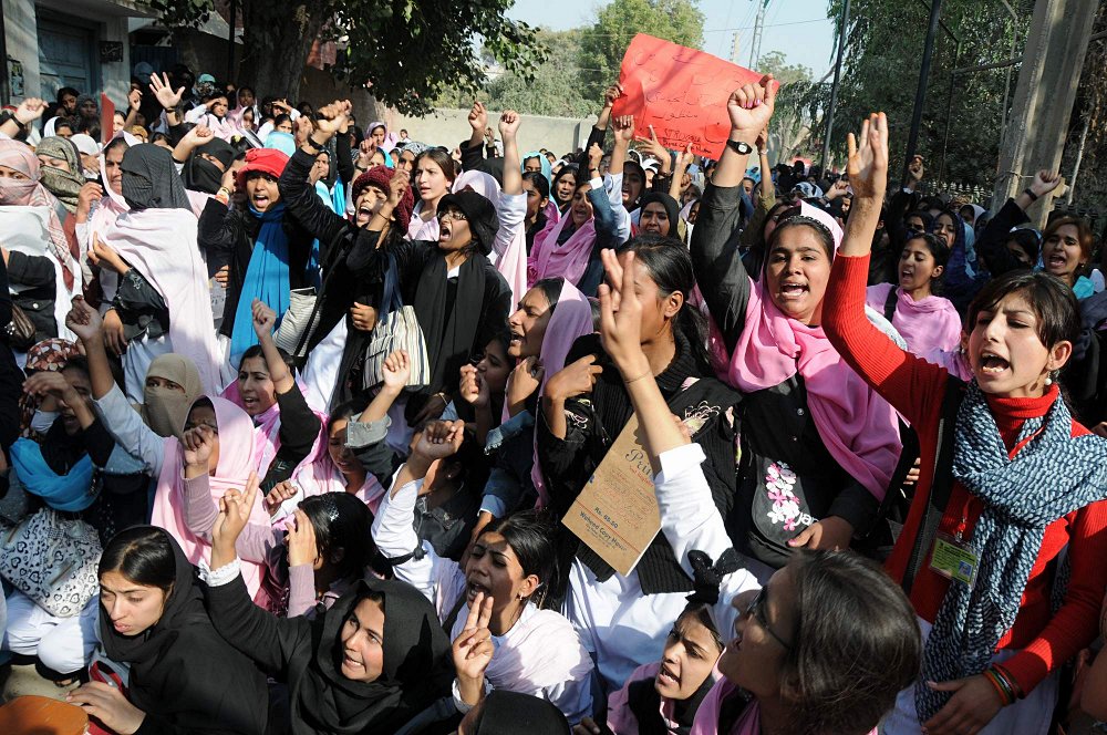 student_protest_punjab_dec_2010-2