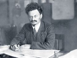 trotsky 1918 desk