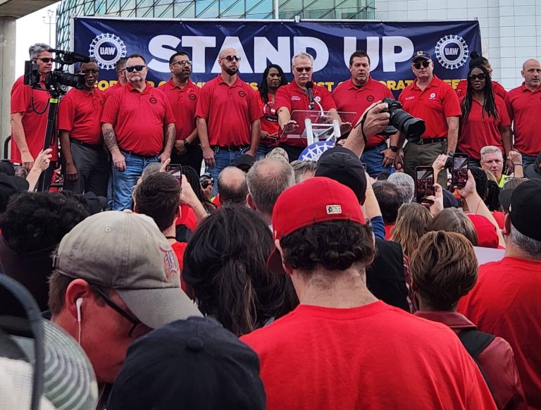 UAW stand up strike e1694874664428 768x582