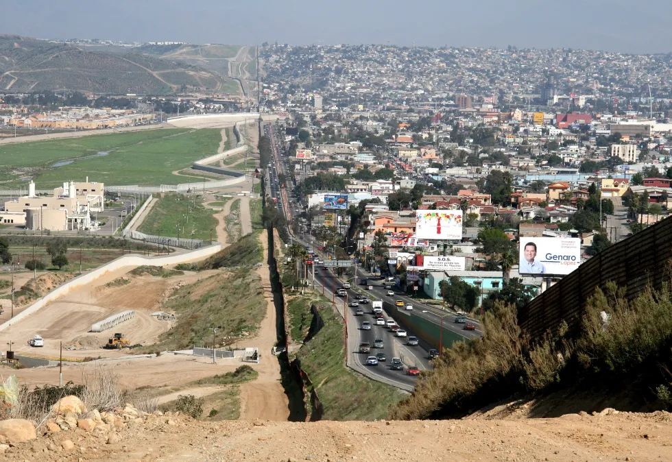 Border USA Mexico Image Sgt. 1st Class Gordon Hyde Wikimedia Commons 980x674