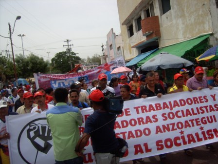 Marcha y carabana de los trabajadores de Vivex a Caracas