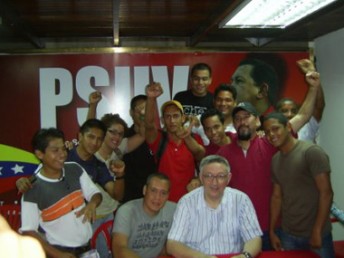 Alan con los camaradas de Maturín de la CMR