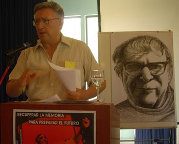 Alan Woods speaking 2006 Image IDoM